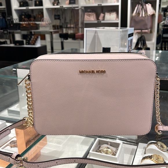 Michael Kors Jet Set Item Large East West Zip Crossbody Leather Powder Blush
NWT - Picture 4 of 16